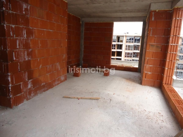 Тристаен апартамент в София, Студентски град - 141 кв.м за 1930 €/кв.м - Снимка #1