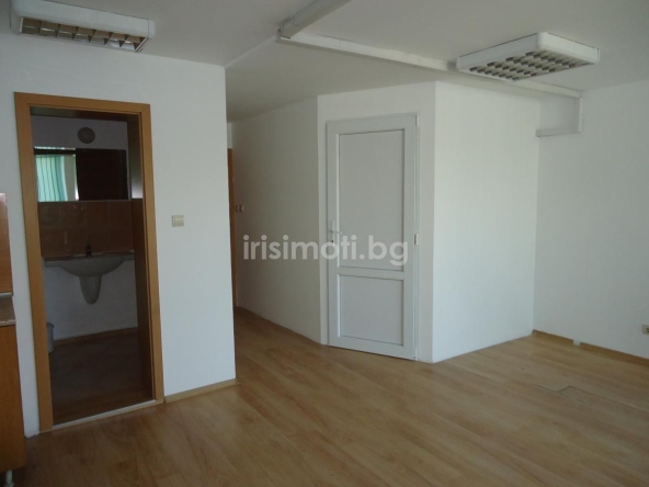 Дава се под наем Офис в София, Център - 62 кв.м за 372 € - Снимка #1