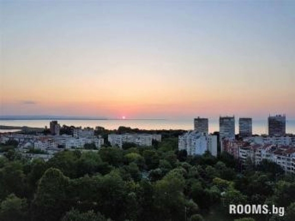 Тристаен апартамент в Бургас, Лазур - 95 кв.м за 1843 €/кв.м - Снимка #1