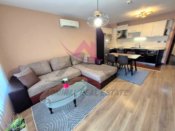 Дава се под наем Тристаен апартамент в Варна, Цветен квартал - 95 кв.м за 665 € - Снимка #1