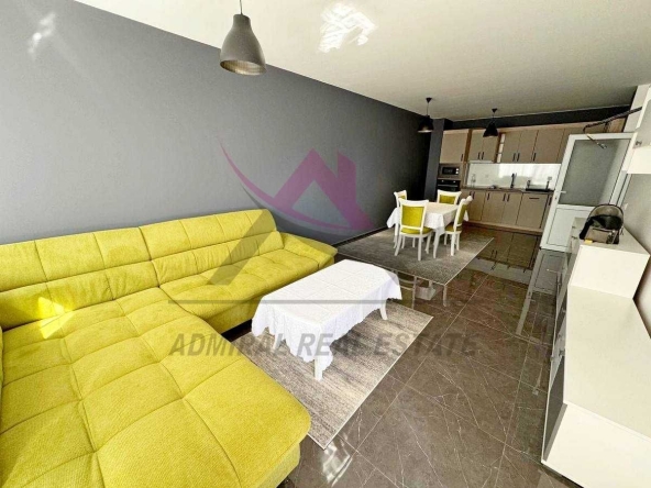 Дава се под наем Тристаен апартамент в Варна, Виница - 109 кв.м за 800 € - Снимка #1