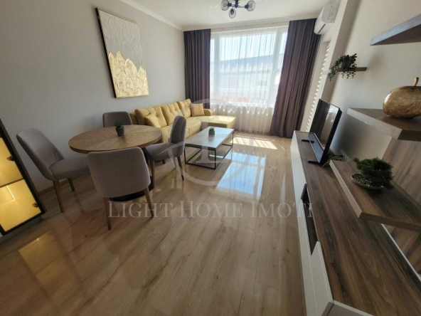 Тристаен апартамент в Пловдив, Съдийски - 100 кв.м за 2180 €/кв.м - Снимка #1