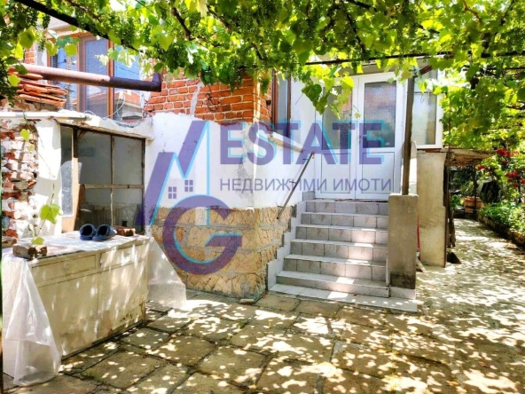 Къща в Карнобат - 68 кв.м за 809 €/кв.м - Снимка #1