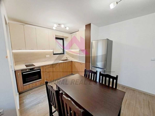 Дава се под наем Двустаен апартамент в Варна, Цветен квартал - 75 кв.м за 600 € - Снимка #1