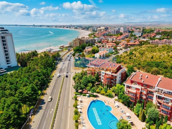 Тристаен апартамент в к.к. Слънчев бряг - 90 кв.м за 945 €/кв.м - Снимка #1