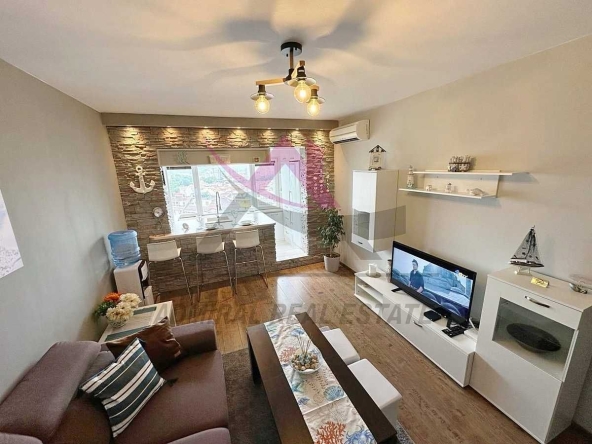 Дава се под наем Двустаен апартамент в Варна, Цветен квартал - 60 кв.м за 550 € - Снимка #1