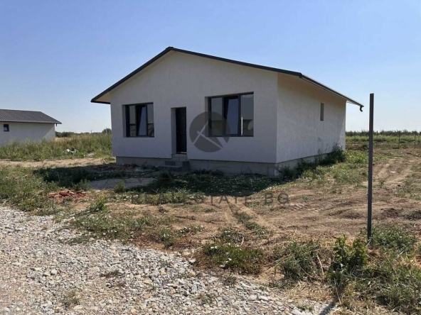 Къща в с. Оризари, Област Пловдив - 100 кв.м за 1530 €/кв.м - Снимка #1