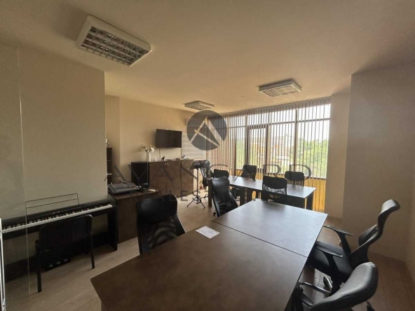 Офис в Пловдив, Кършияка - 115 кв.м за 1122 €/кв.м - Снимка #1