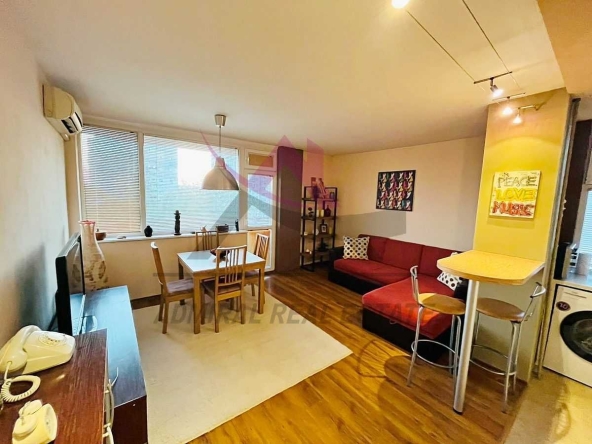 Дава се под наем Тристаен апартамент в Варна, Младост 1 - 70 кв.м за 511 € - Снимка #1