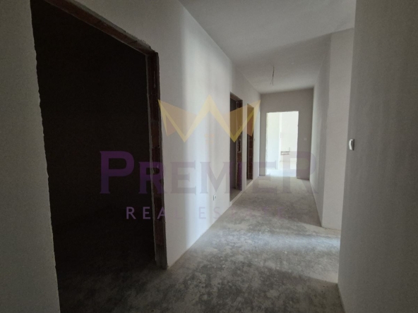 Тристаен апартамент в Бургас, Меден рудник - зона Д - 131 кв.м за 1101 €/кв.м - Снимка #1