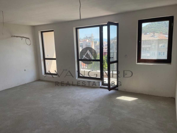 Тристаен апартамент в Пловдив, Център - 94 кв.м за 2483 €/кв.м - Снимка #1
