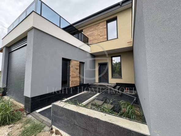 Къща в Пловдив, Беломорски - 265 кв.м за 1151 €/кв.м - Снимка #1