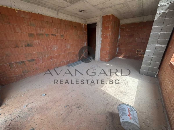 Тристаен апартамент в Пловдив, Остромила - 119 кв.м за 924 €/кв.м - Снимка #1