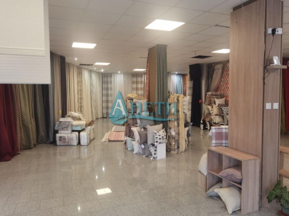 Дава се под наем Магазин в София, Витоша - 141 кв.м за 1900 € - Снимка #1