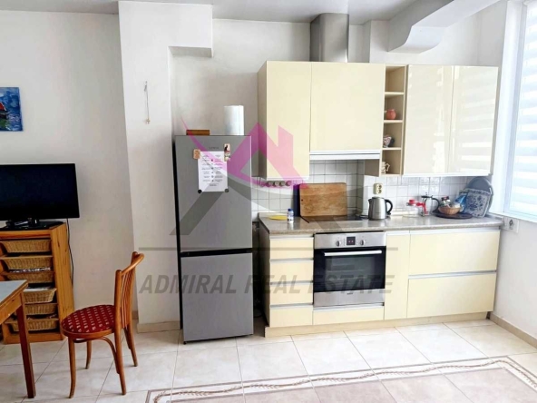 Дава се под наем Тристаен апартамент в Варна, Гръцка махала - 80 кв.м за 665 € - Снимка #1