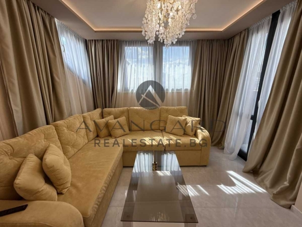 Тристаен апартамент в Пловдив, Център - 135 кв.м за 2660 €/кв.м - Снимка #1