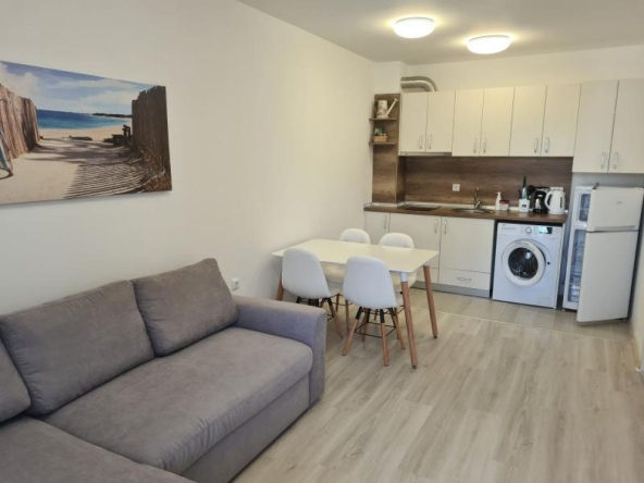 Дава се под наем Двустаен апартамент в Приморско - 52 кв.м за 0.51 € - Снимка #1