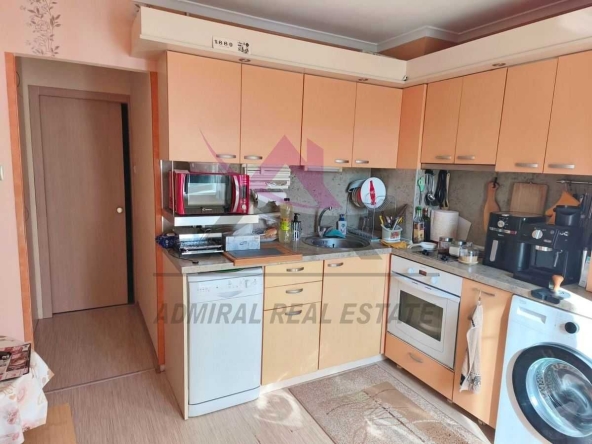 Дава се под наем Тристаен апартамент в Варна, Младост 1 - 75 кв.м за 409 € - Снимка #1