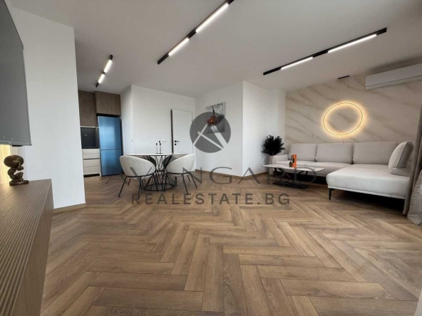 Тристаен апартамент в Пловдив, Кършияка - 150 кв.м за 1980 €/кв.м - Снимка #1