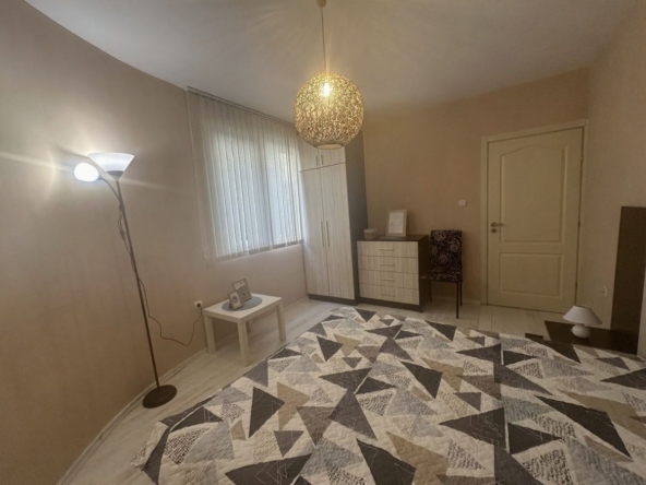 Дава се под наем Двустаен апартамент в Пловдив, Кючук Париж - 52 кв.м за 350 € - Снимка #1