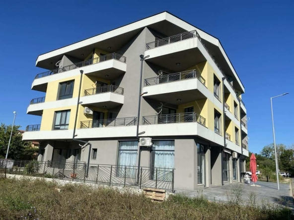 Тристаен апартамент в Царево - 83 кв.м за 1509 €/кв.м - Снимка #1