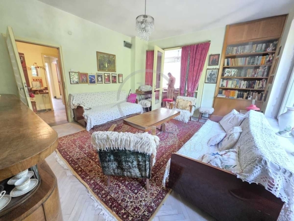 Тристаен апартамент в Пловдив, Център - 120 кв.м за 3750 €/кв.м - Снимка #1