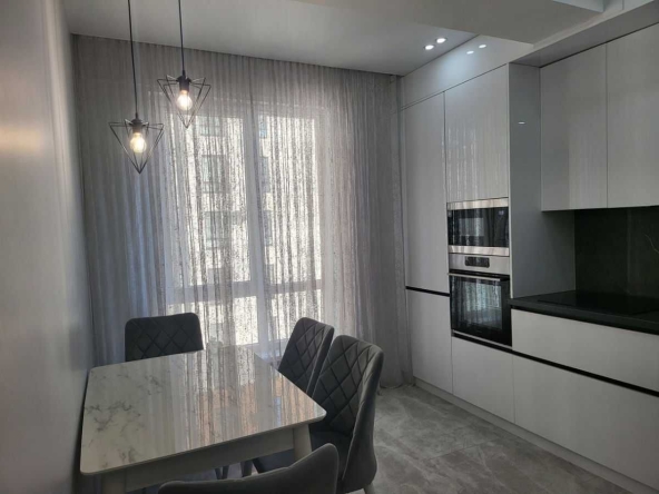 Дава се под наем Двустаен апартамент в София, Витоша - 40 кв.м за 425 € - Снимка #1