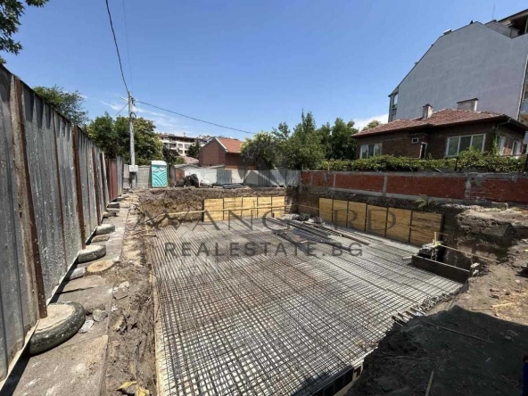 Тристаен апартамент в Пловдив, Кючук Париж - 107 кв.м за 1299 €/кв.м - Снимка #1