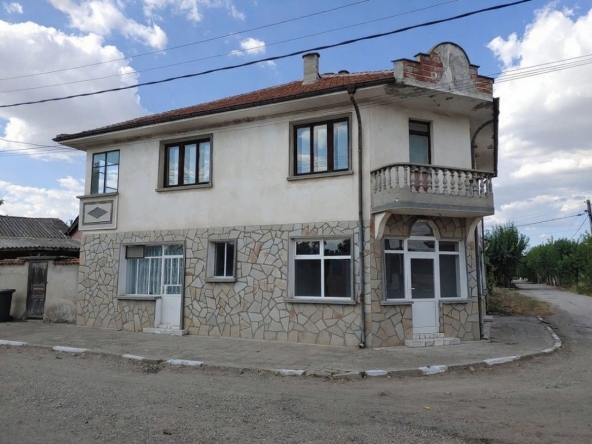 Къща в с. Дълбок извор, Област Пловдив - 280 кв.м за 340 €/кв.м - Снимка #1