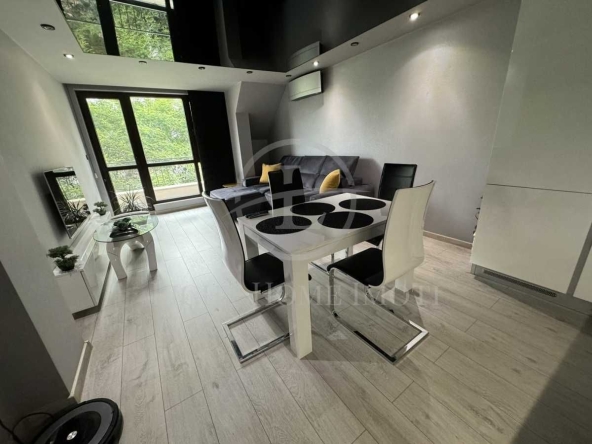 Тристаен апартамент в Пловдив, Център - 102 кв.м за 2442 €/кв.м - Снимка #1