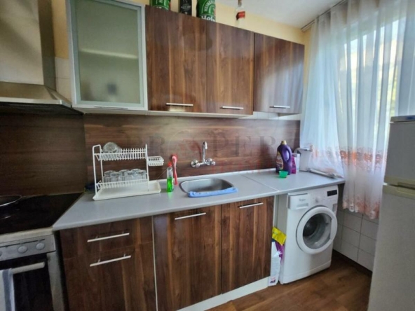 Дава се под наем Етаж от къща в Велико Търново, Света гора - 110 кв.м за 425 € - Снимка #1