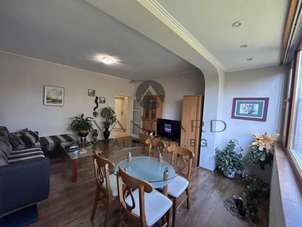 Тристаен апартамент в Пловдив, Център - 77 кв.м за 2186 €/кв.м - Снимка #1