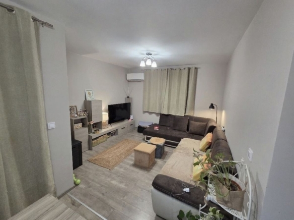 Дава се под наем Двустаен апартамент в Пловдив, Прослав - 70 кв.м за 357 € - Снимка #1