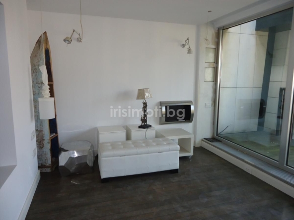 Двустаен апартамент в София, Изток - 70 кв.м за 4036 €/кв.м - Снимка #1