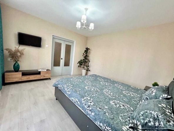 Дава се под наем Тристаен апартамент в София, Дървеница - 89 кв.м за 550 € - Снимка #1