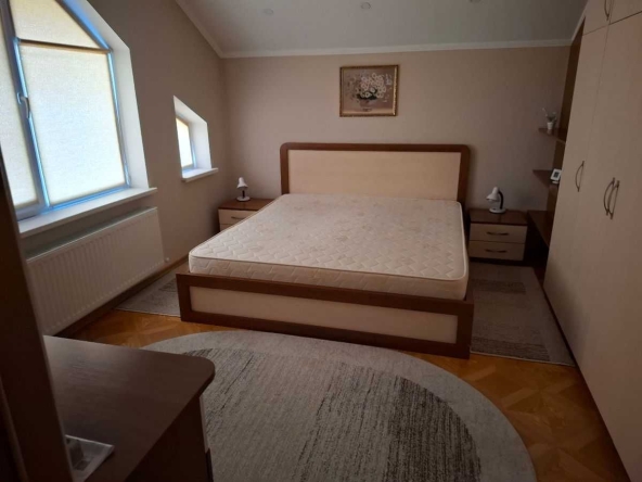 Дава се под наем Двустаен апартамент в София, Лозенец - 87 кв.м за 425 € - Снимка #1