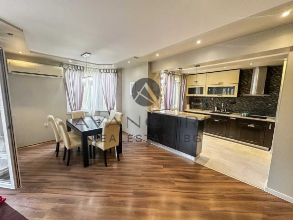 Тристаен апартамент в Пловдив, Кючук Париж - 106 кв.м за 2076 €/кв.м - Снимка #1