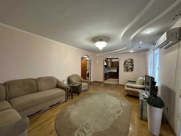 Дава се под наем Двустаен апартамент в София, Зона Б-18 - 84 кв.м за 612 € - Снимка #1