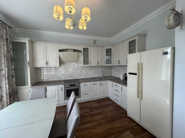 Дава се под наем Тристаен апартамент в София, Зона Б-18 - 90 кв.м за 637.5 € - Снимка #1