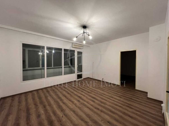 Тристаен апартамент в Пловдив, Кючук Париж - 87 кв.м за 2009 €/кв.м - Снимка #1