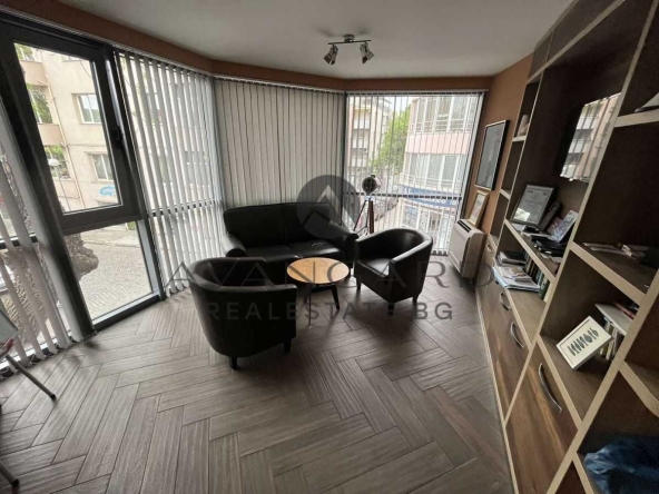 Офис в Пловдив, Център - 78 кв.м за 2372 €/кв.м - Снимка #1