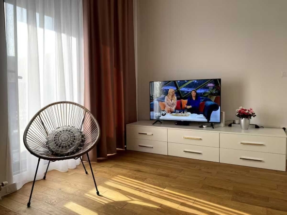 Дава се под наем Тристаен апартамент в София, Медицинска академия - 78 кв.м за 749 € - Снимка #1