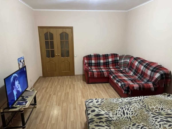 Дава се под наем Двустаен апартамент в София, Зона Б-18 - 64 кв.м за 402.9 € - Снимка #1