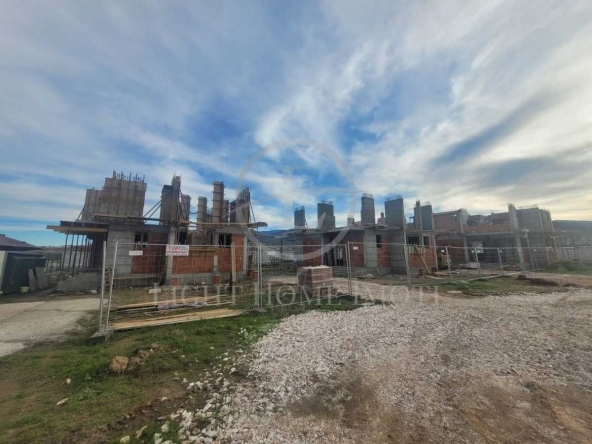 Къща в с. Първенец, Област Пловдив - 197 кв.м за 1523 €/кв.м - Снимка #1