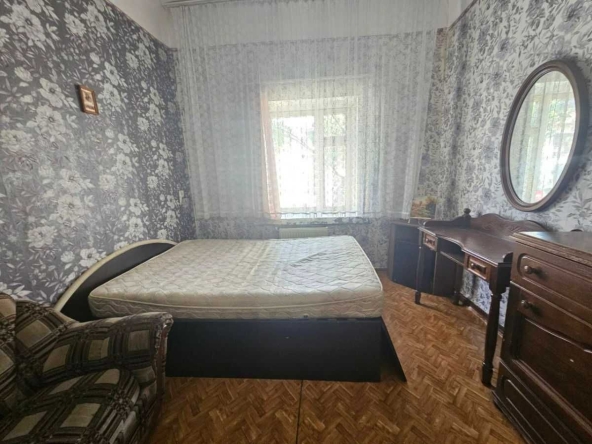 Дава се под наем Етаж от къща в София, Орландовци - 81 кв.м за 325 € - Снимка #1