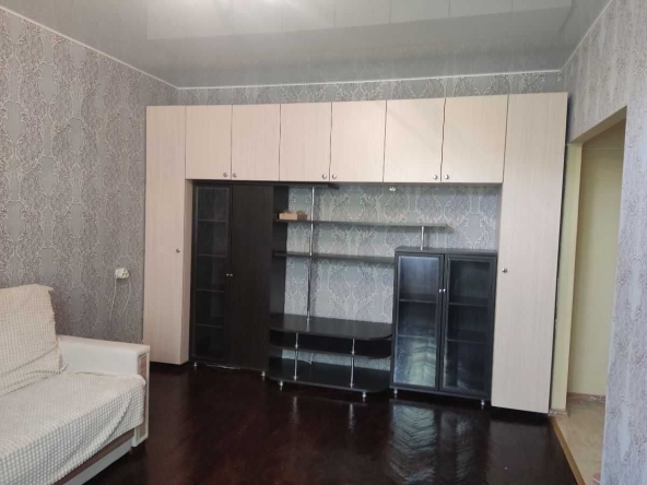 Дава се под наем Едностаен апартамент в София, Военна рампа - 40 кв.м за 300 € - Снимка #1