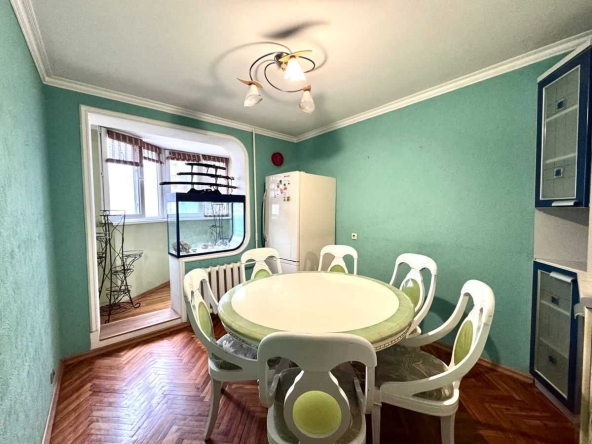 Дава се под наем Двустаен апартамент в София, Център - 70 кв.м за 350 € - Снимка #1