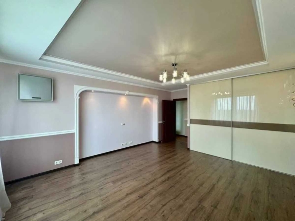 Дава се под наем Двустаен апартамент в София, Зона Б-18 - 61 кв.м за 459 € - Снимка #1