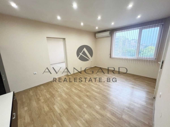 Двустаен апартамент в Пловдив, Изгрев - 50 кв.м за 1513 €/кв.м - Снимка #1