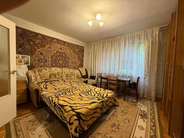 Дава се под наем Тристаен апартамент в София, Изток - 89 кв.м за 375 € - Снимка #1